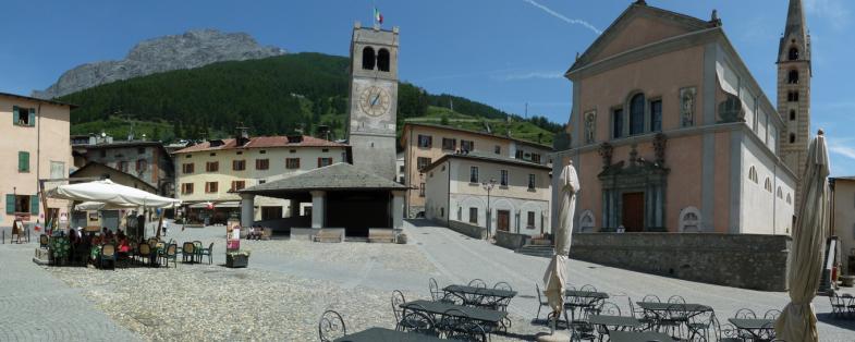 a view of Piazza Cavour in Bormio a view of Piazza Cavour in Bormio